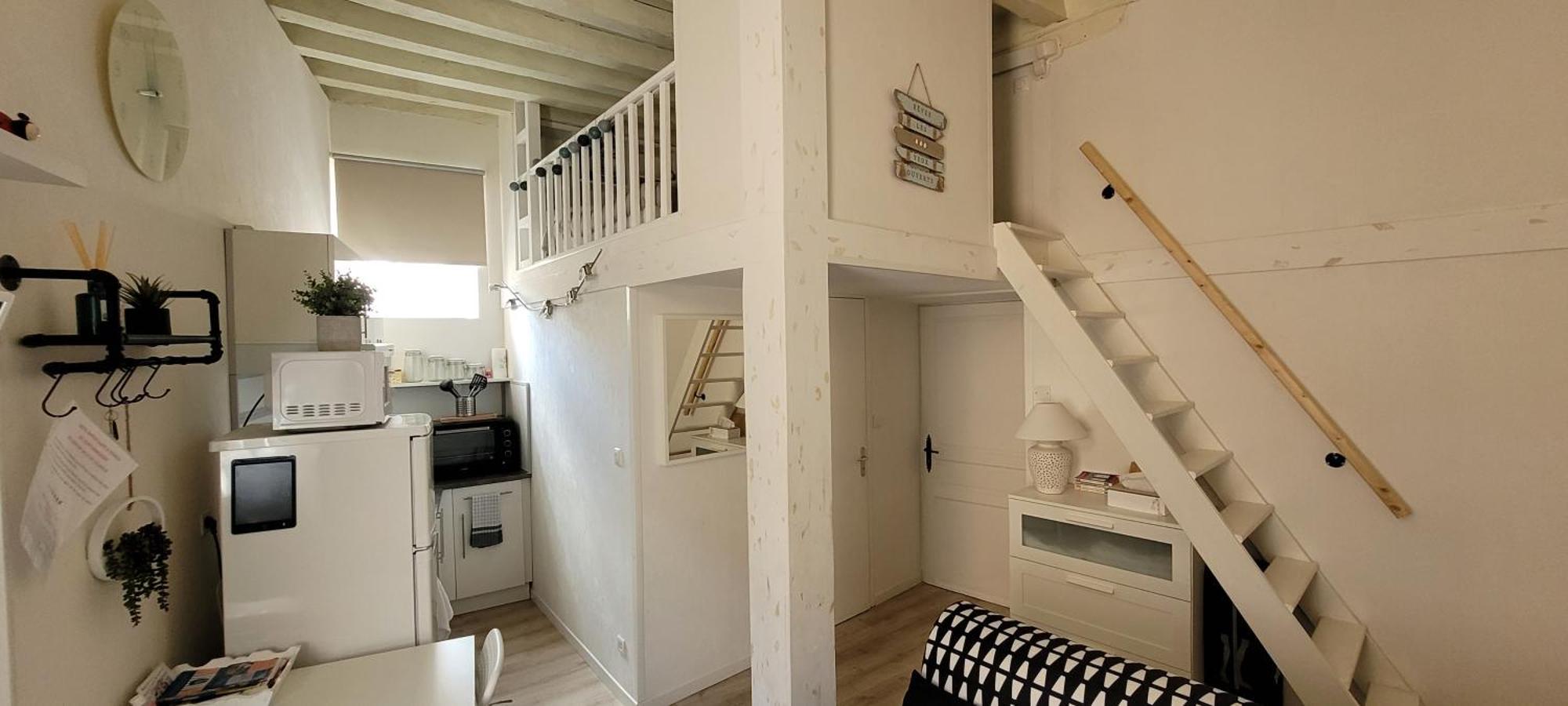 Des Histoires D'anges - Cote - 2 Meubles Classes - Accueil Velo Apartment Tournus